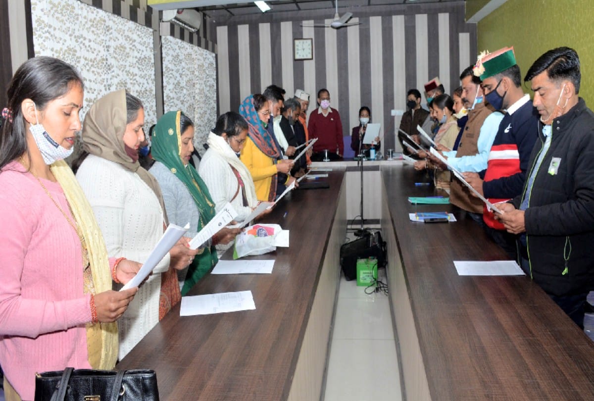 bjp Captured zila parishad in hamirpur, Congress kept on watching
