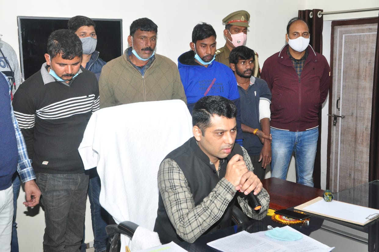Eight people arrest for pradani election, 30 lacks rupees loot