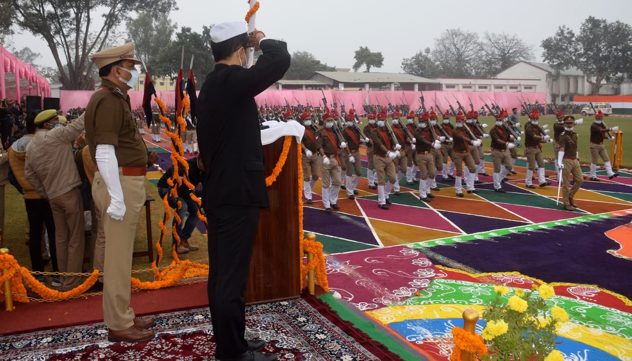 The tricolor waved gracefully, echoes of patriotism