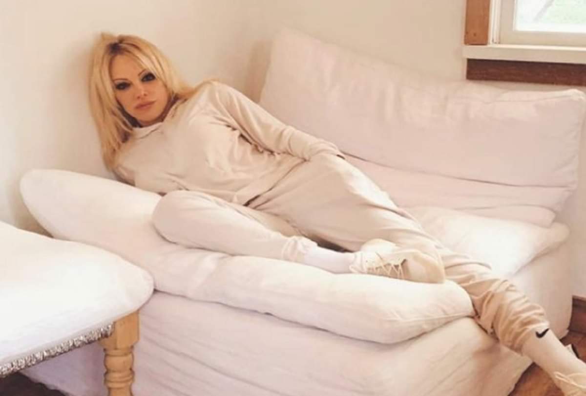 Hollywood Actress and model Pamela Anderson marries for the Sixth time now with her own bodyguard