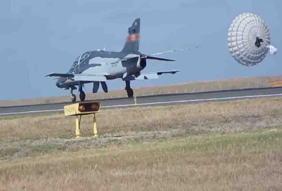 UP: Kanpur OPF created history, brake parachute made for Hawk, will be launched in Aero India -2021