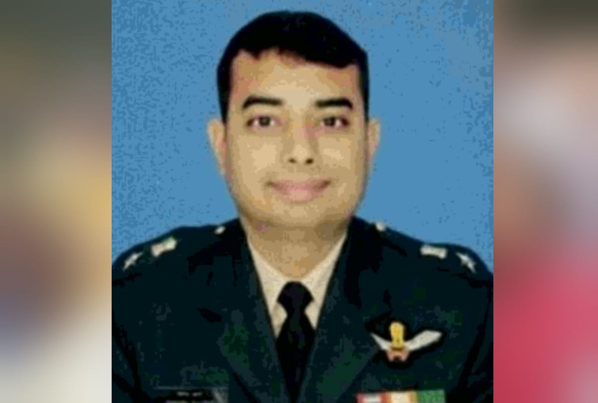martyr lieutenant colonel rishabh sharma las rites see photo how family bade him good bye patriotic slogans raised