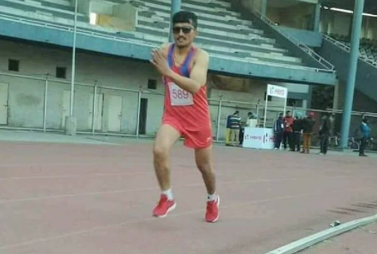 Virendra gave the message of road safety by running 52 km in seven hours