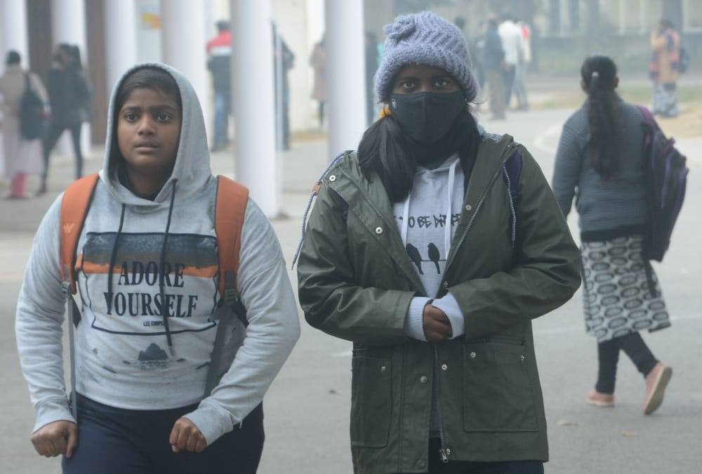 India Weather Forecast Update Today Latest News: Bihar Delhi Weather imd alert for rains and fog delhi cold north india weather prediction snow alert
