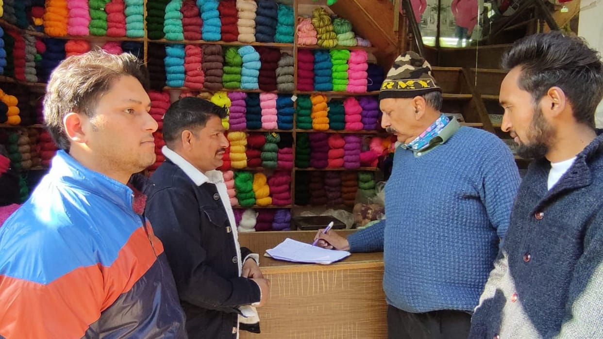 Signature campaign of traders started against user charge in almora