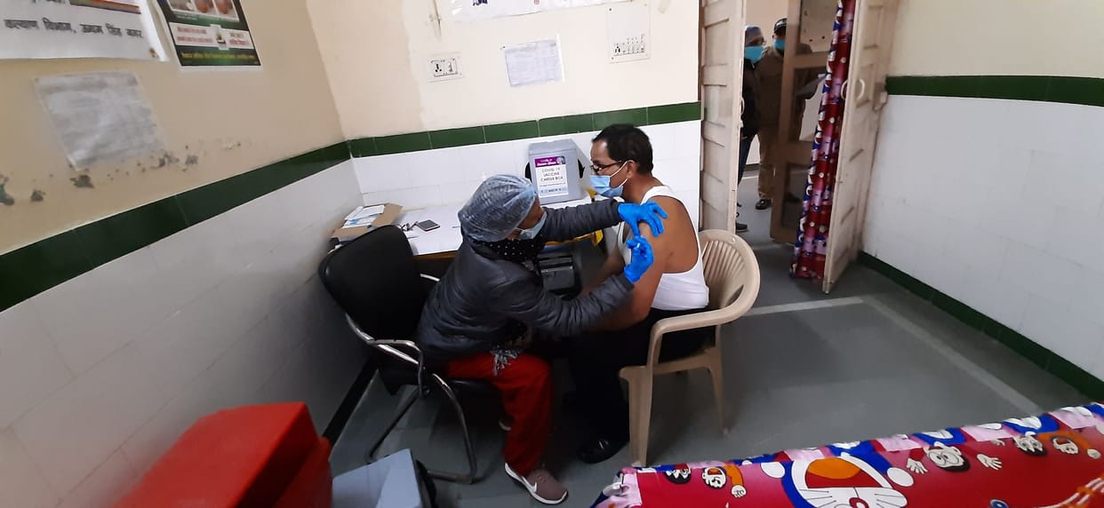 corona vaccination starts in sitargang