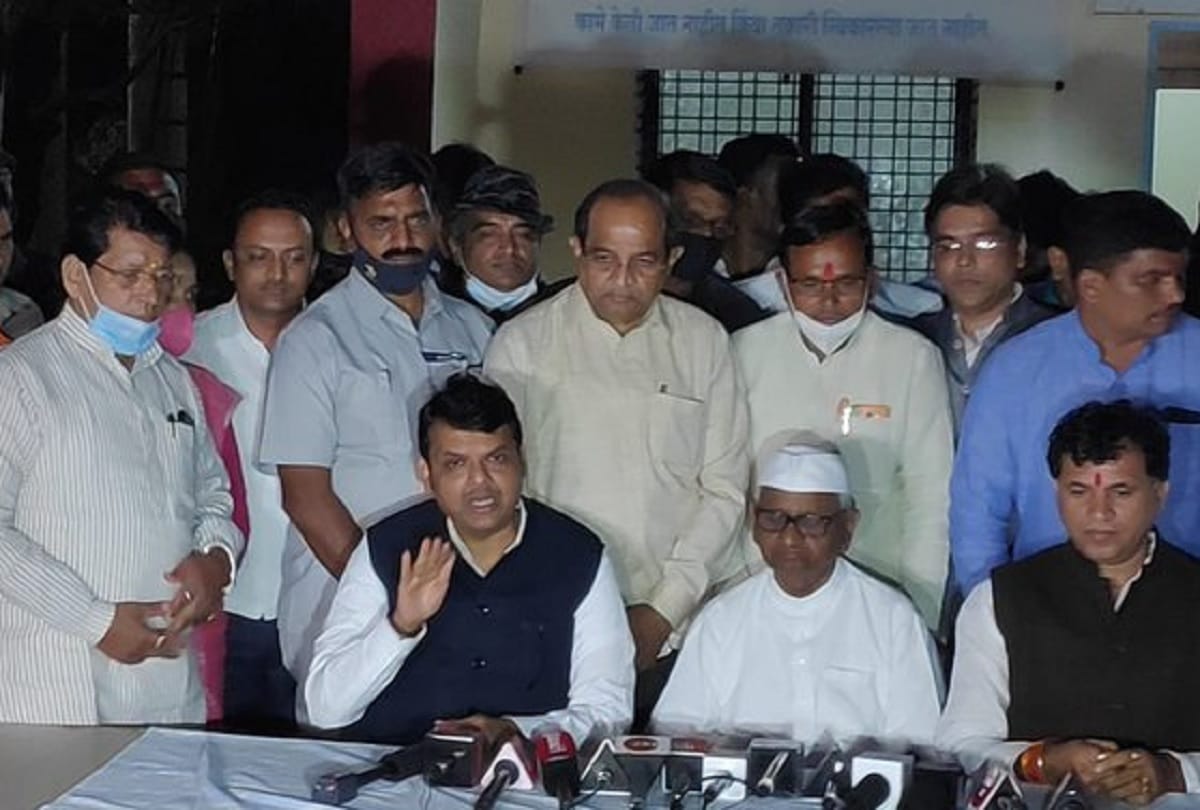 Social Activist Anna Hazare cancels fast and backs farm reforms