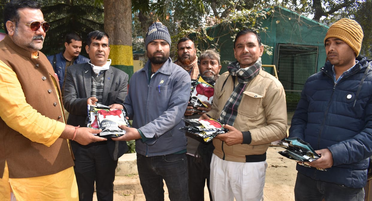 farmers,BJP MLA,fathepur news,free,onion seed