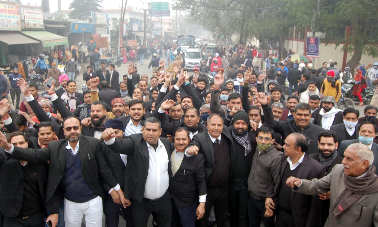 Lawyers jammed in support of farmers