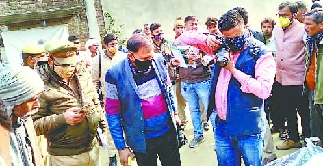 Dead body of former headman's son found hanging from tree in Bithri
