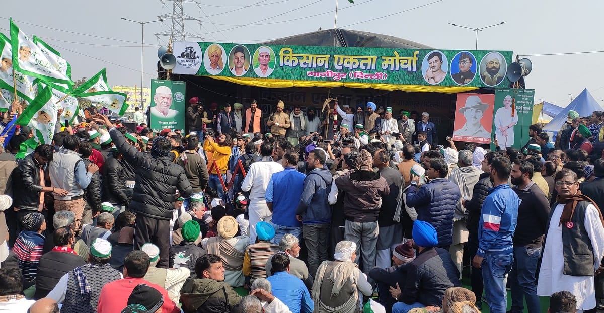 people will get permission to stop at farmers protest after showing Aadhar card in ghazipur border