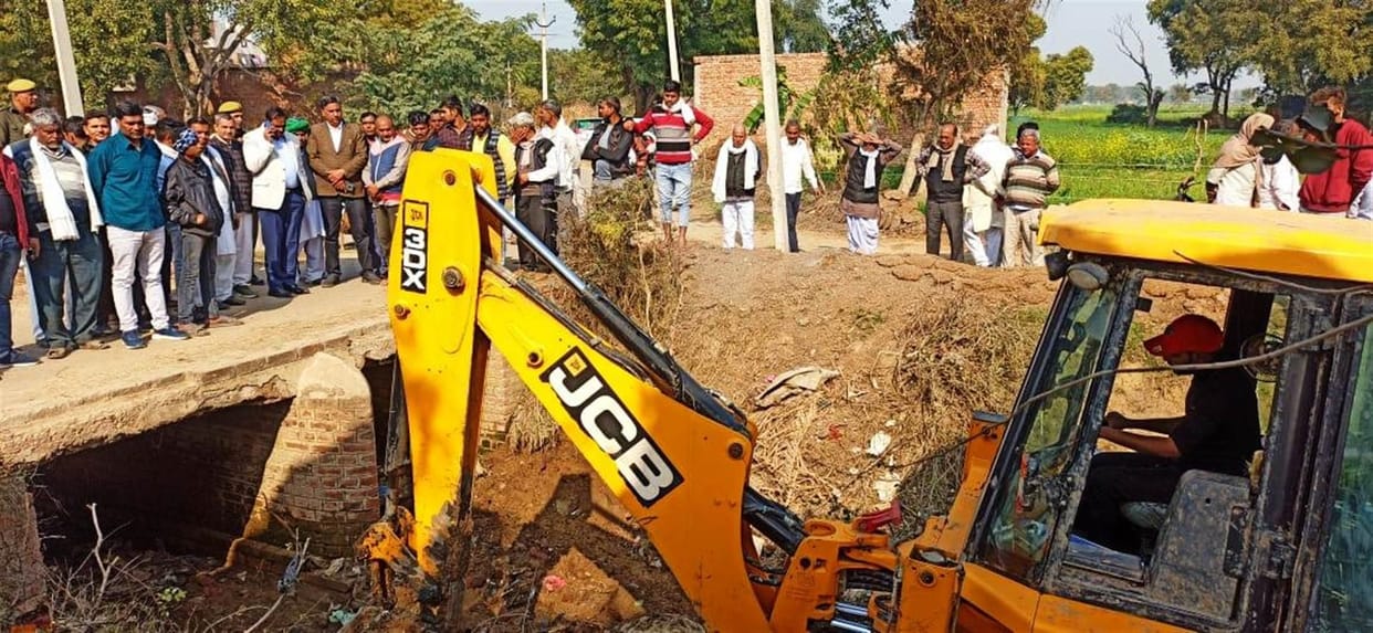dranage and canal cleaning start after farmer protest