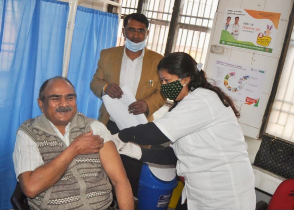 752 health workers including CMO got corona vaccine