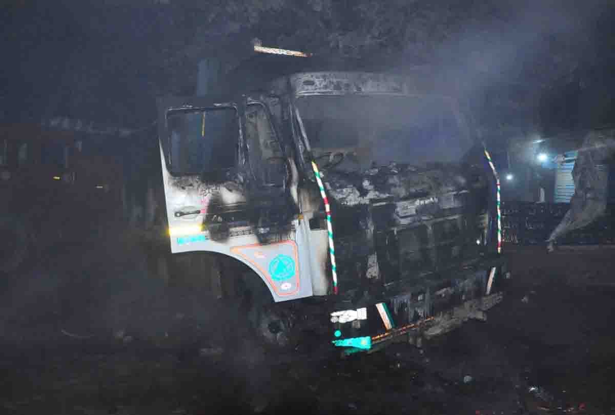 Angry public burnt Police station as a mining dumper rolled over a woman