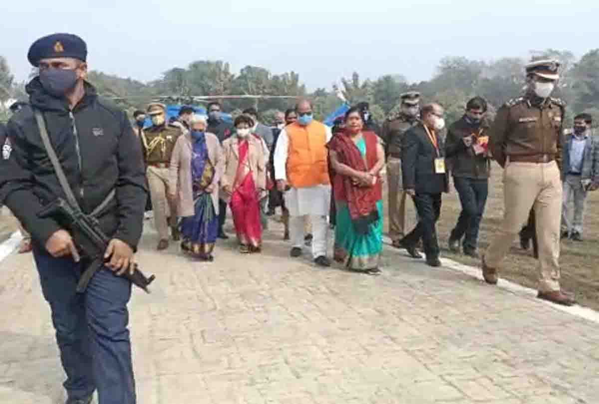 Governor Anandiben Patel arrives at HBTU convocation, to honor meritorious students