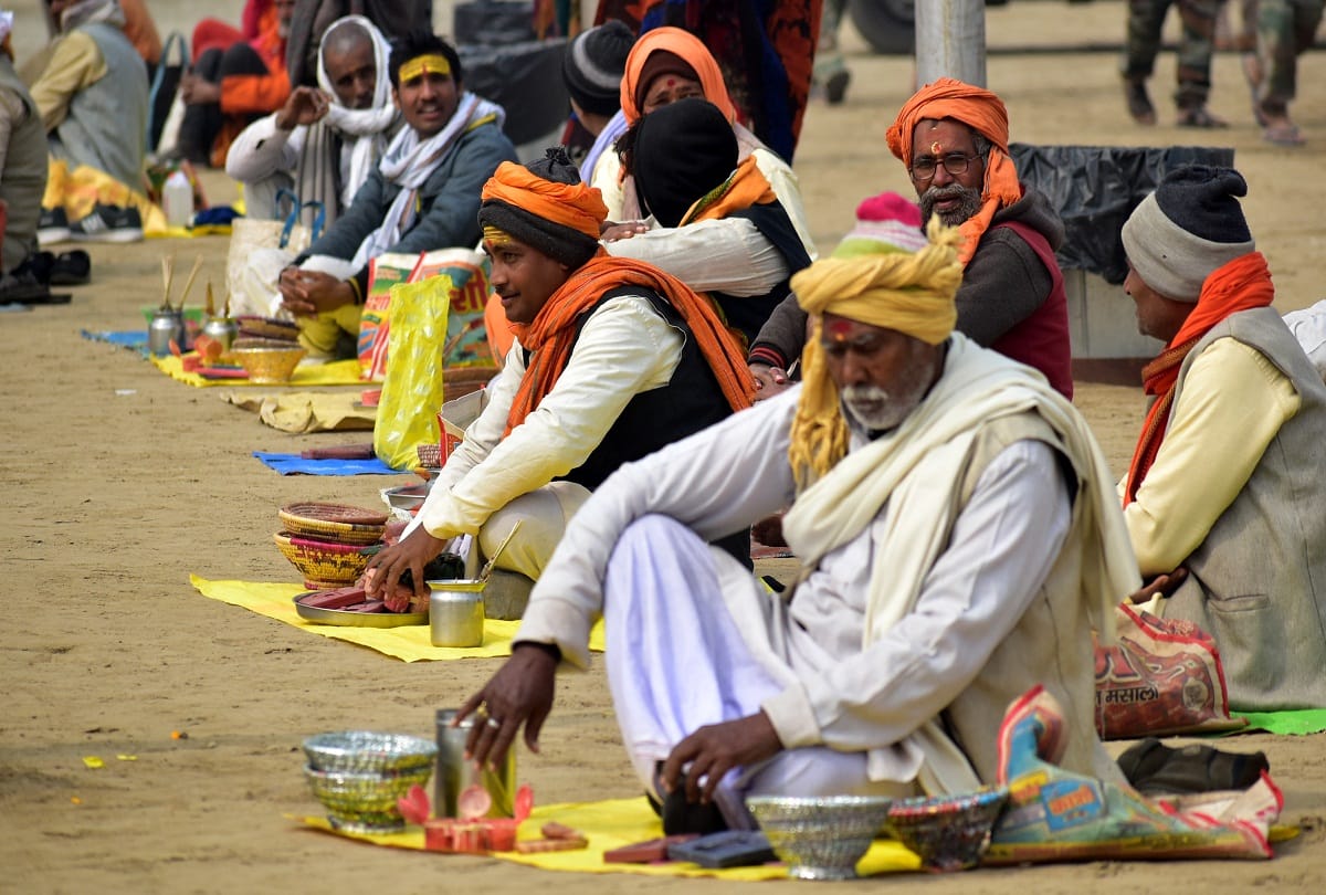 Prayagraj Magh Mela: Don't worry about the cold, nor the sorrow of Corona, just bomb every har bomb at the confluence