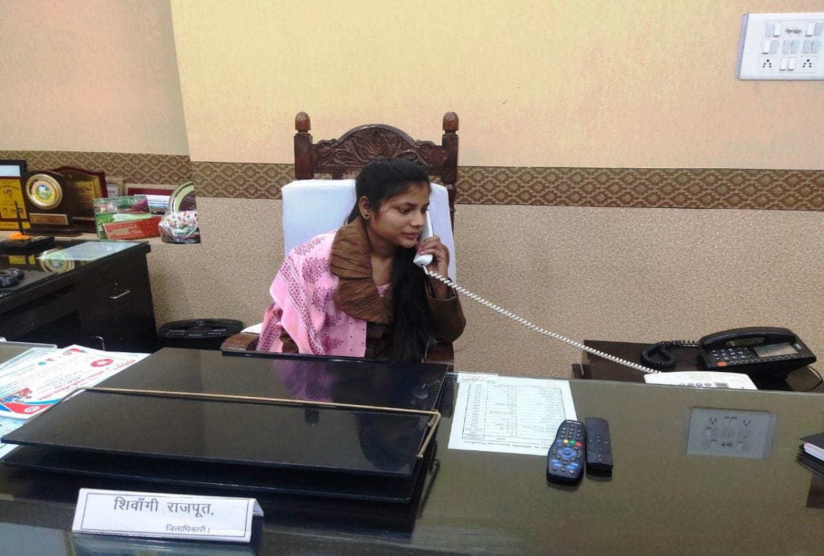 Dled Student Shivangi Become One Day Dm Of Etah