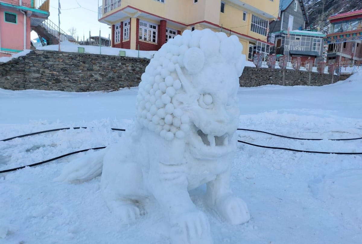 Snow festival in Lahaul in Himachal, see pics of Adorable artwork on ice