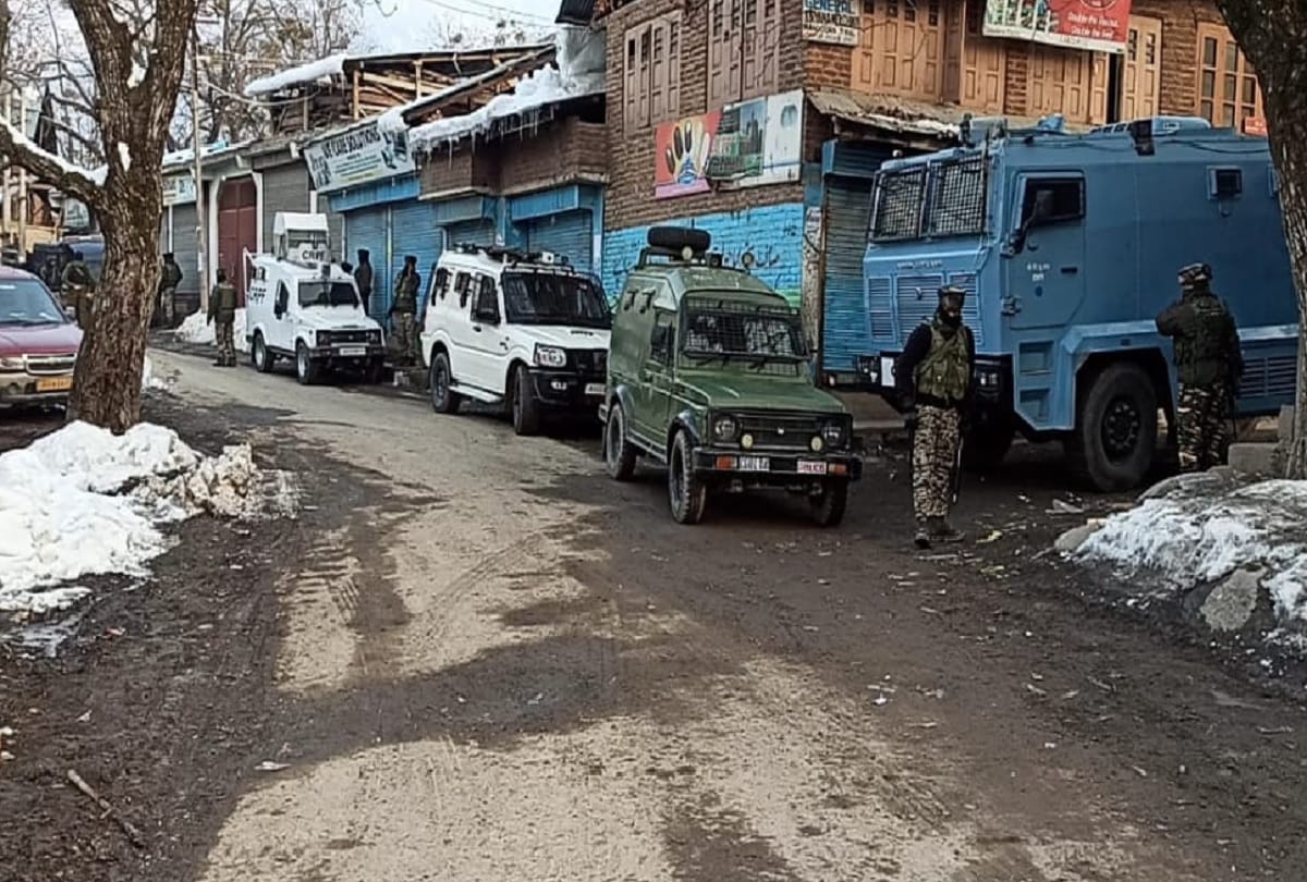 jammu kashmir news: Two encounters in Pulwama four terrorists killed