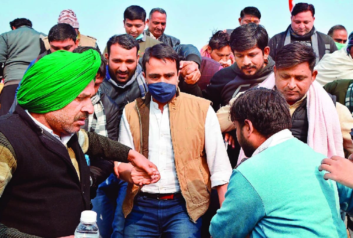 Delhi news: Political colour over farmers movement