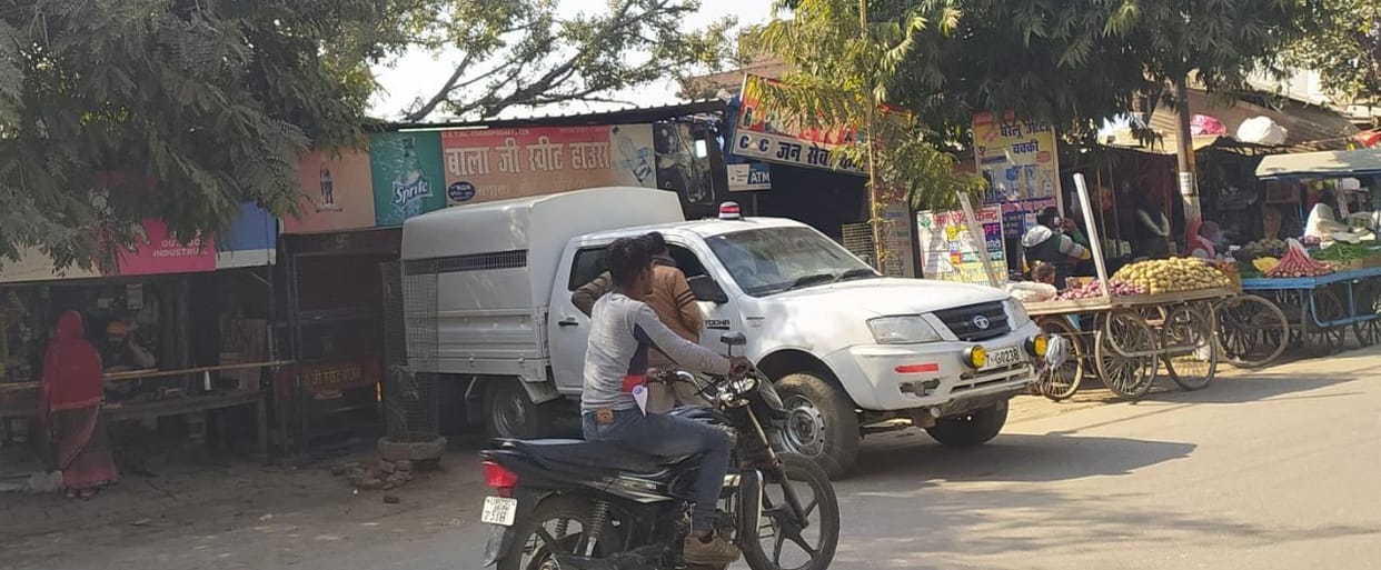 busnessman ne kholi dukaane