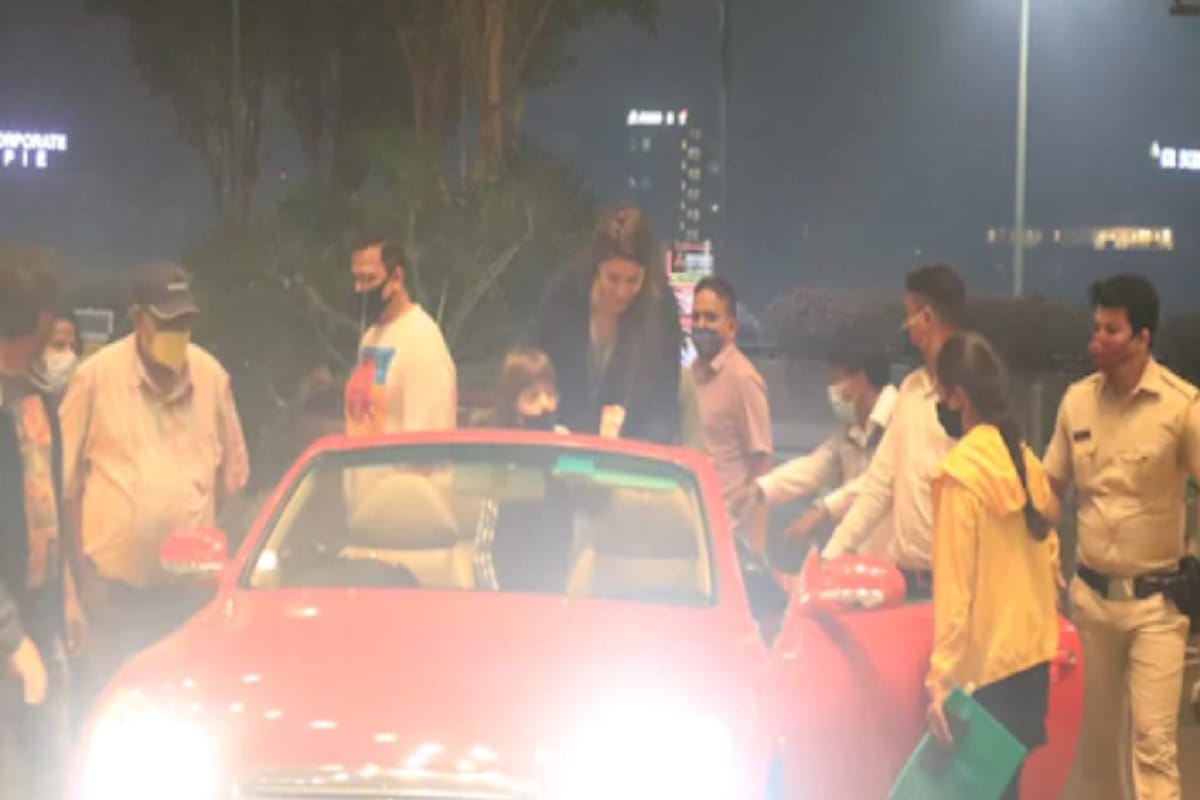 Shah Rukh Khan AbRam gauri khan drop off Suhana at airport in his fancy car in pics