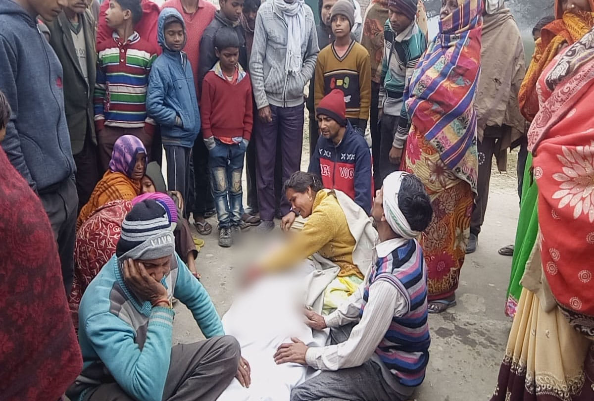 one people died and one injured in road accident in hardoi
