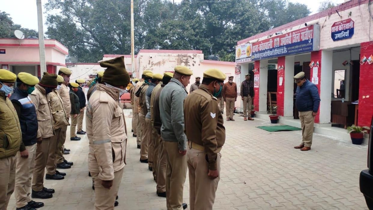SP pays tribute to the martyrs by keeping silent
