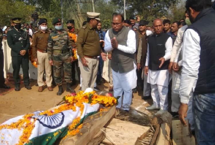 Last rites of Jawan performed with military honours at his native village in Haryana