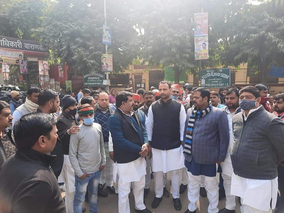 Threatened to kill Samajwadi party sp district head attacked camp office in varanasi