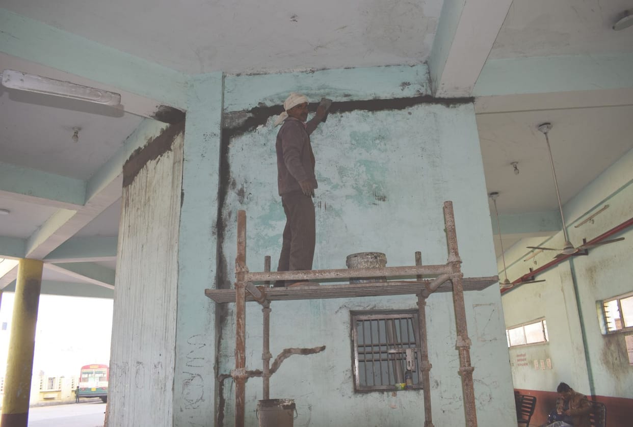 wall repair in Mainpuri