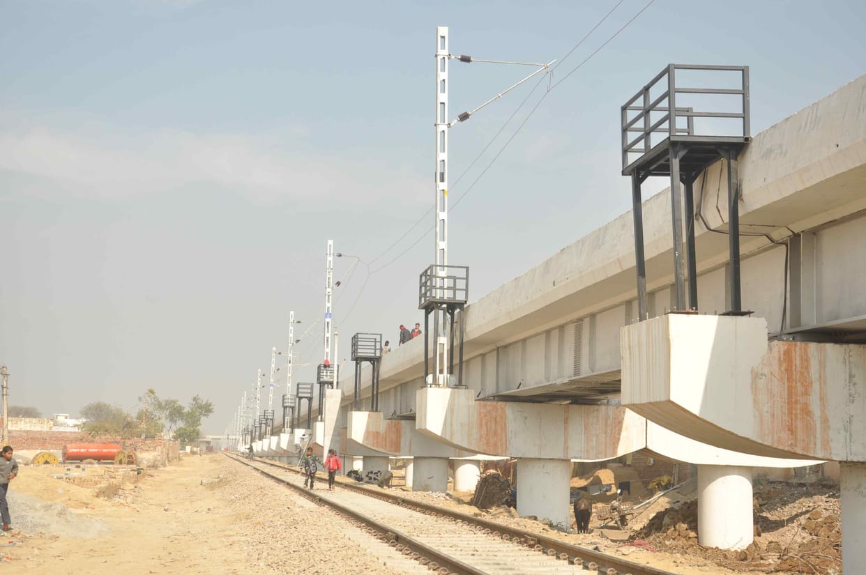 Railway elevated track: elevated elevation line, SE of Power Broadcasting Corporation gave written notice to DC
