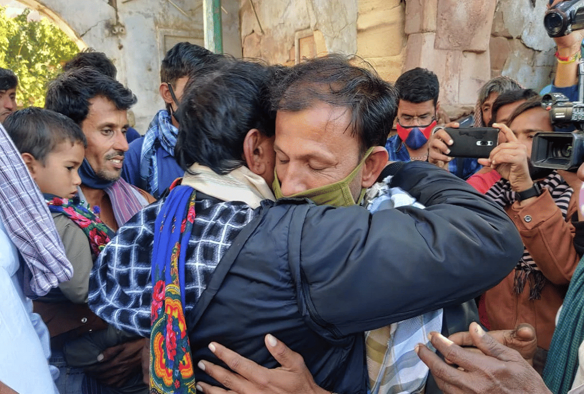 indian man entered in pakistan by mistake returned after 12 years