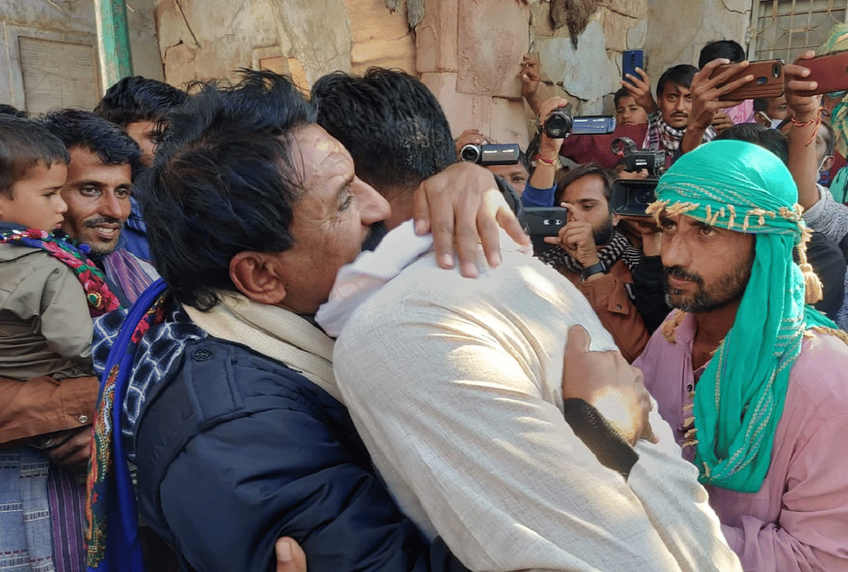 indian man entered in pakistan by mistake returned after 12 years