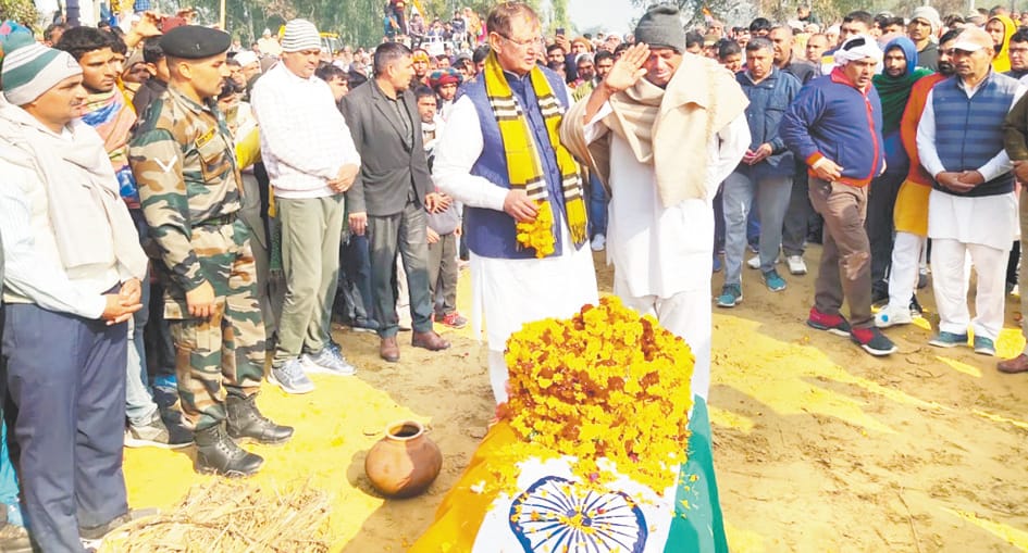 Jogendra Amar merges body punctuality with slogans