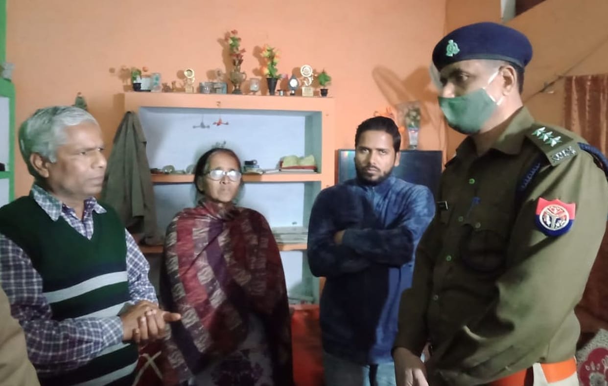 Miscreants entered the house in broad daylight and looted millions of jewels