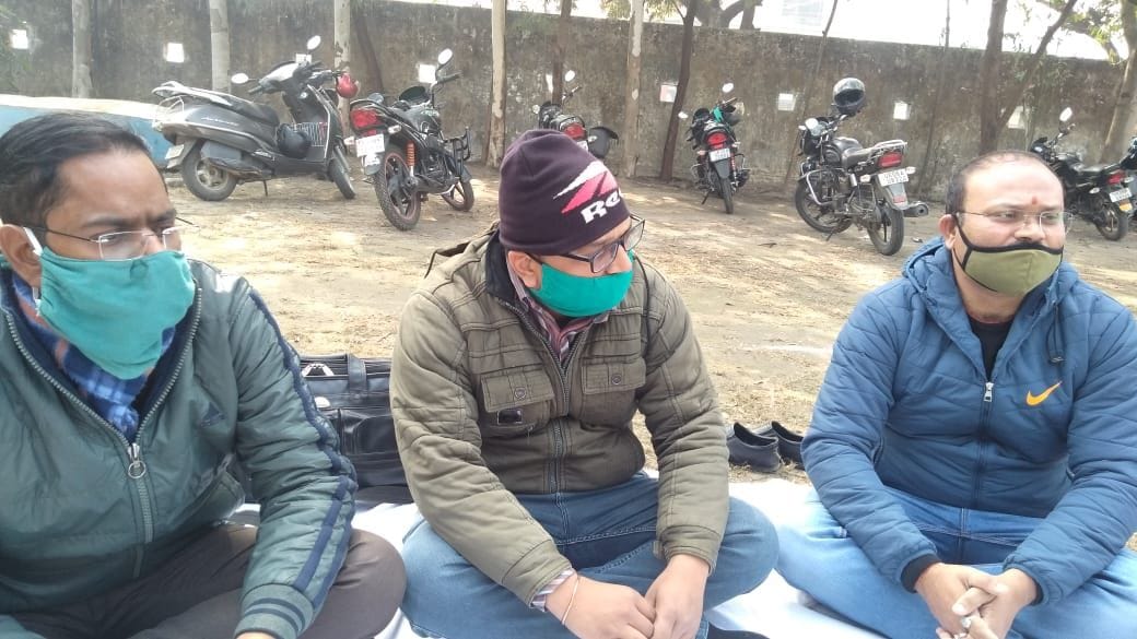 Tahsil Wokers Protested