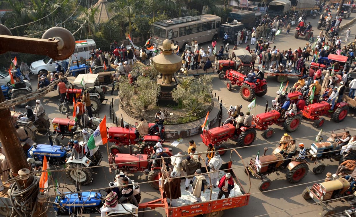Line of tractors jammed in Muzaffarnagar