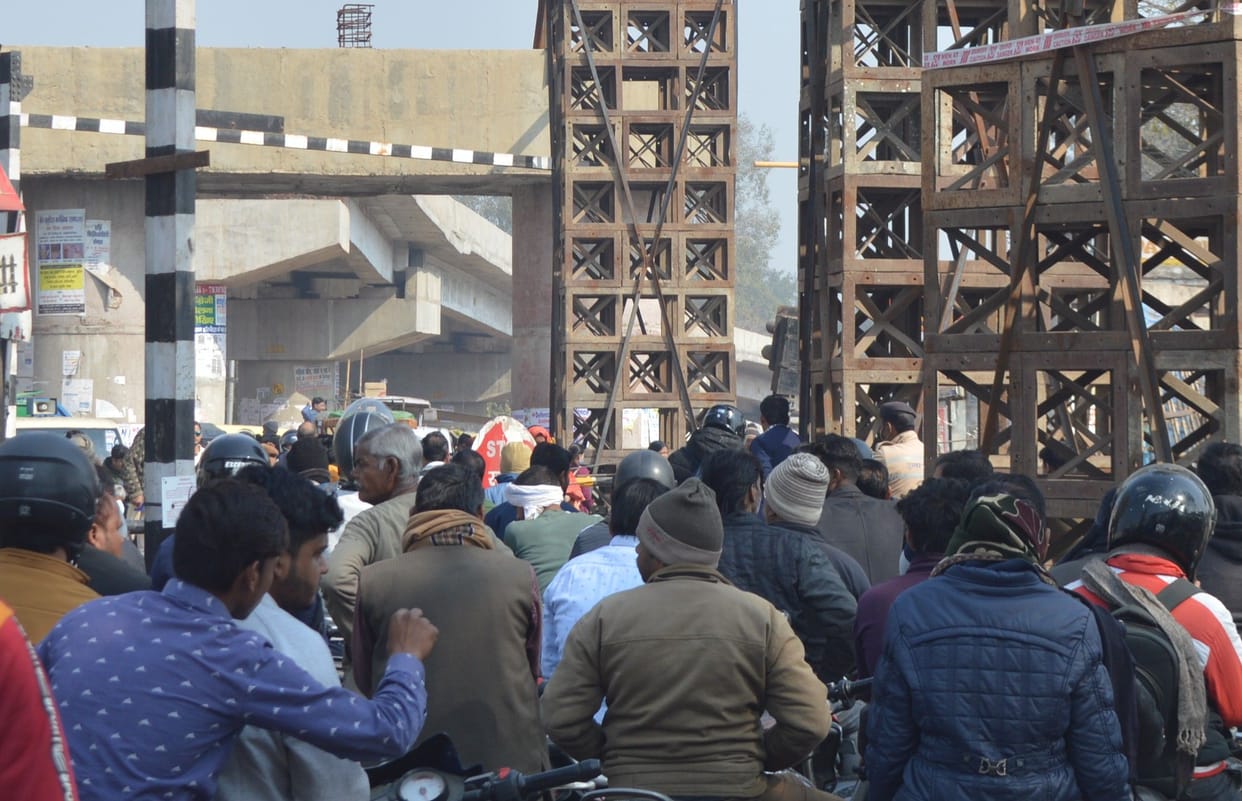 Hathras: The pond railway gate will not be completely closed while keeping the guard