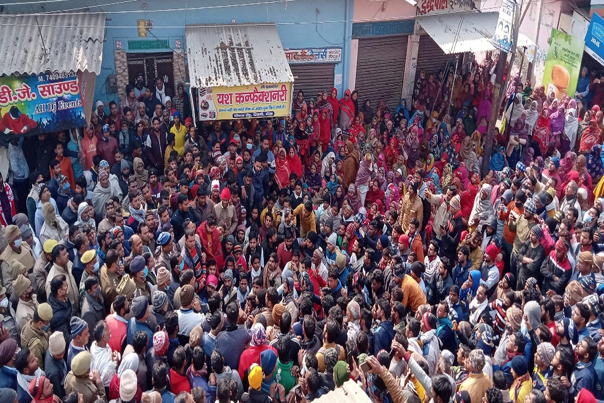 Meerut News: Anger erupted over Akash's murder, jammed