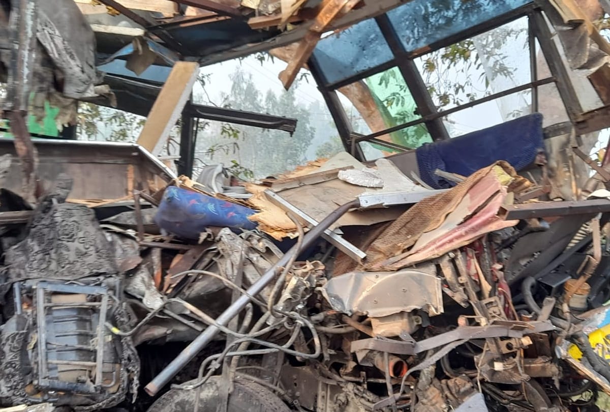 road accident on UP Agra-Moradabad highway many killed in Moradabad CM announces ex-gratia for kin of deceased