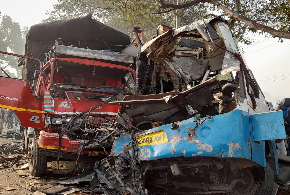 big road accident on UP Agra-Moradabad highway in moradabad see photos