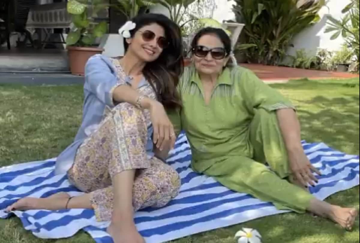 Shilpa Shetty shares picture with mother in law doing gossip about Raj Kundra