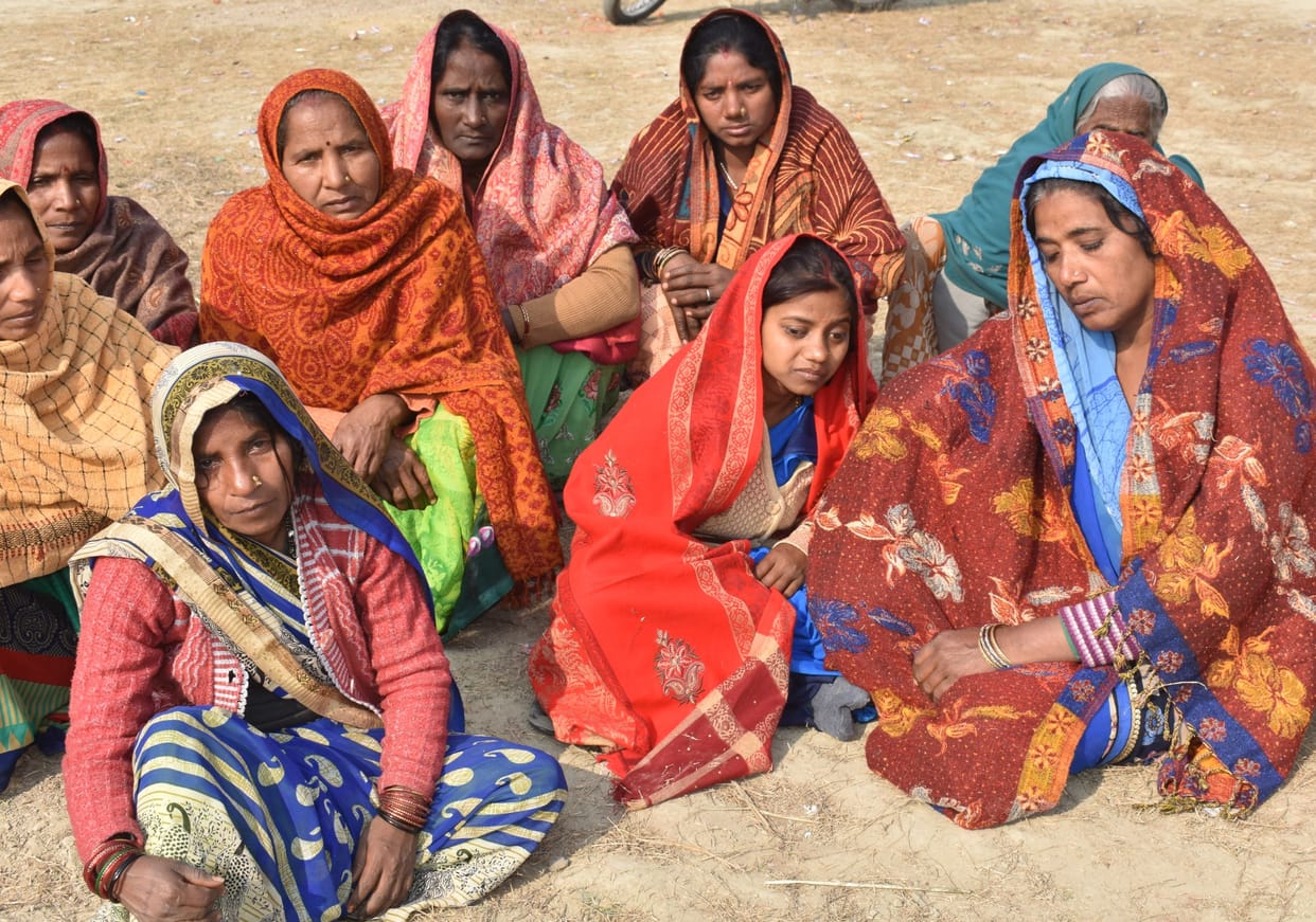 accidant,youth,dead,fathepur news,truck crushed