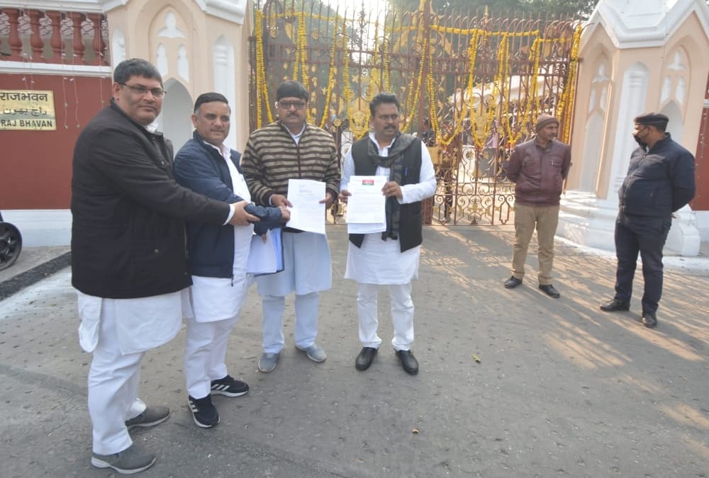 Samajwadi Party leaders meet UP Governor for appointing protem speaker.