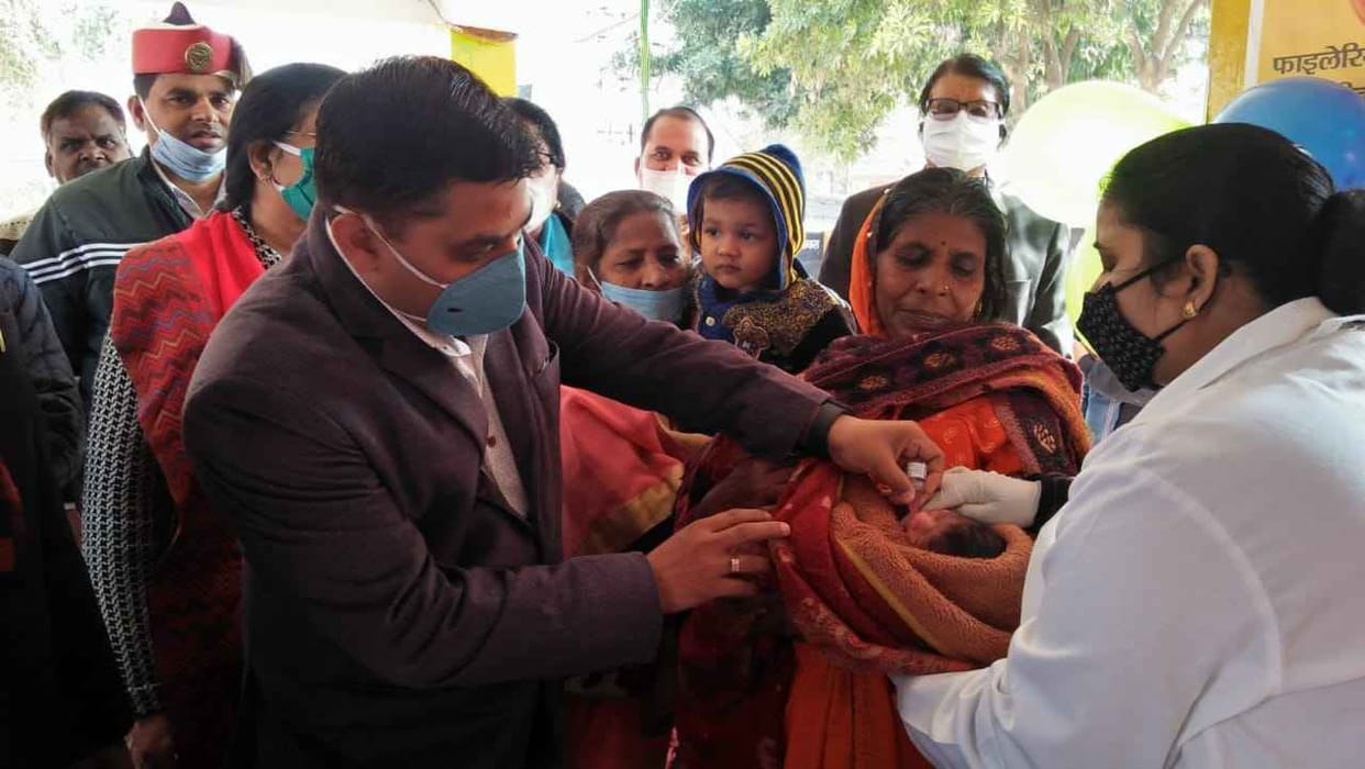 pulse polio drop given to children