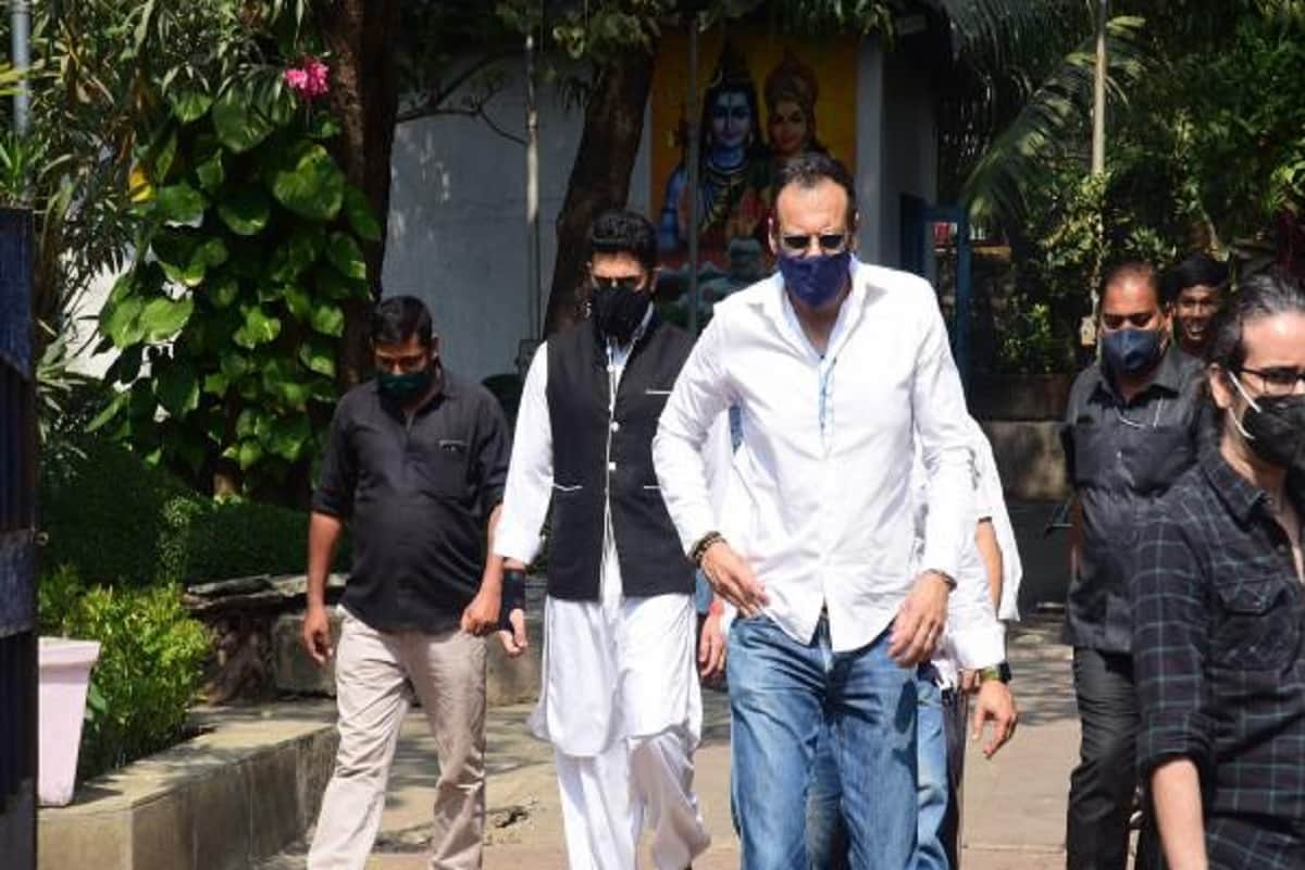 Abhishek Bachchan attends producer Bunty Walia father funeral See in pics