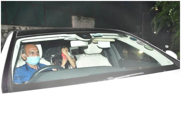 Kiara Advani spotted outside the house of Rumoured Boyfriend Siddharth Malhotra