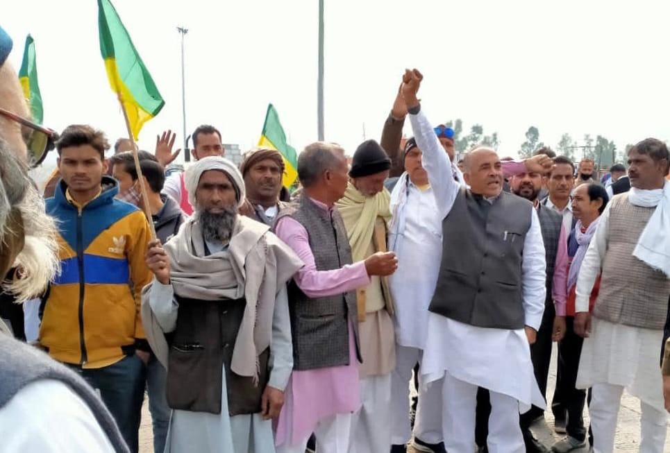 Hundreds of farmers from Deoband left for Ghazipur border