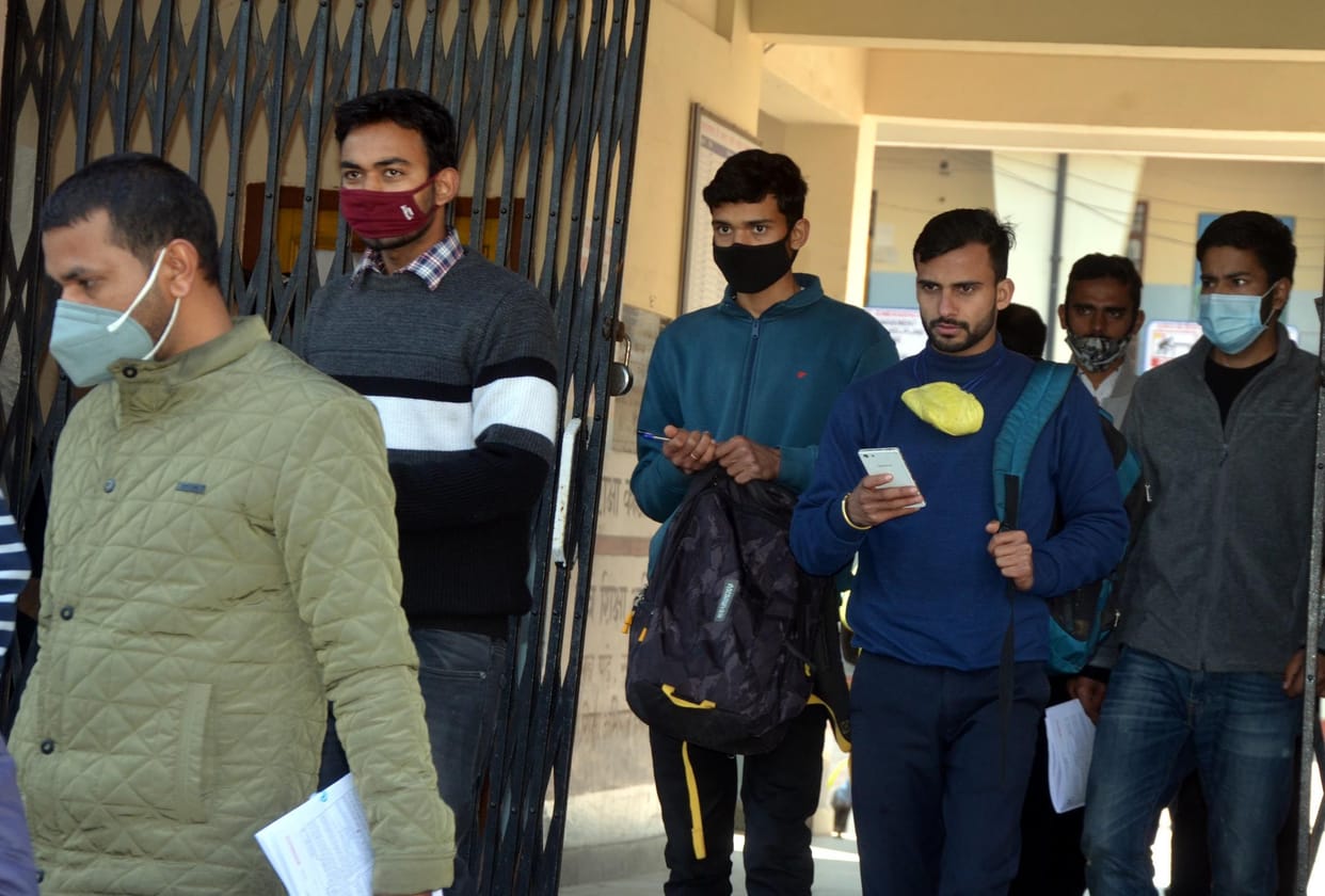 subordinate board take exam in hamirpur. for two post hundreds appear